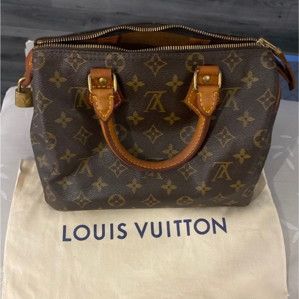 *SOLD*Vintage Louis vuitton vintage bag exelent care 100% Authenticated